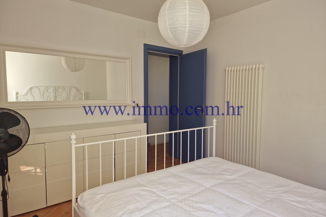 ARHIPELAG KORNATI. KUĆA U PRVOM REDU DO MORA