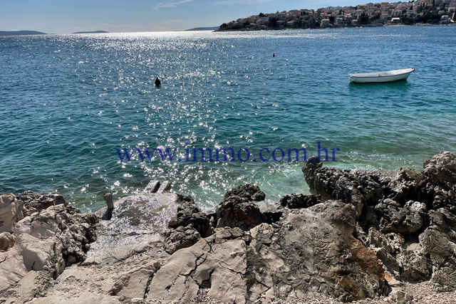 УНИКАЛЬНЫЙ УЧАСТОК В ПЕРВОЙ ЛИНИИ ОТ МОРЯ