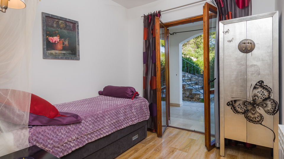 Luksuzna mediteranska vila v prvi vrsti ob morju na otoku Bra&ccaron;u&excl;