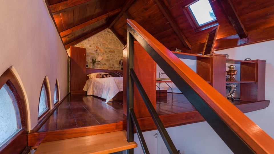 Luksuzna mediteranska vila v prvi vrsti ob morju na otoku Bra&ccaron;u&excl;