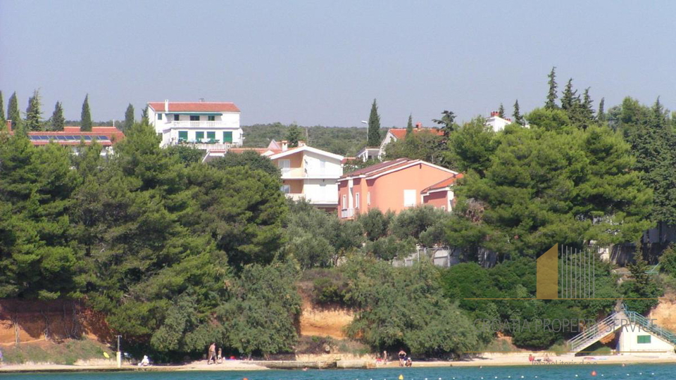 Beautiful apartment house first row to the sea – Sv. Filip i Jakov