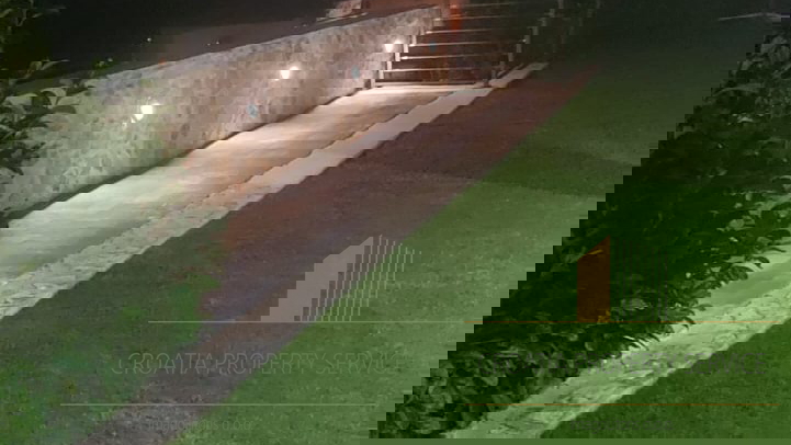 Luksuzna mediteranska vila s pogledom na more – Primošten!