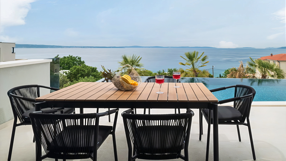 Luxury villa with panoramic sea views near Split&excl;