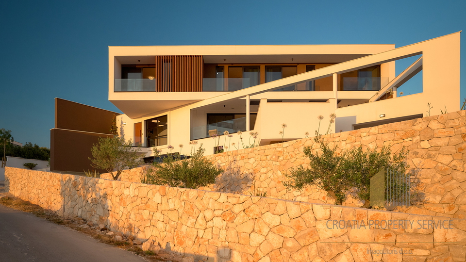 Exklusive moderne Villa mit Panoramablick auf das Meer – Primošten!