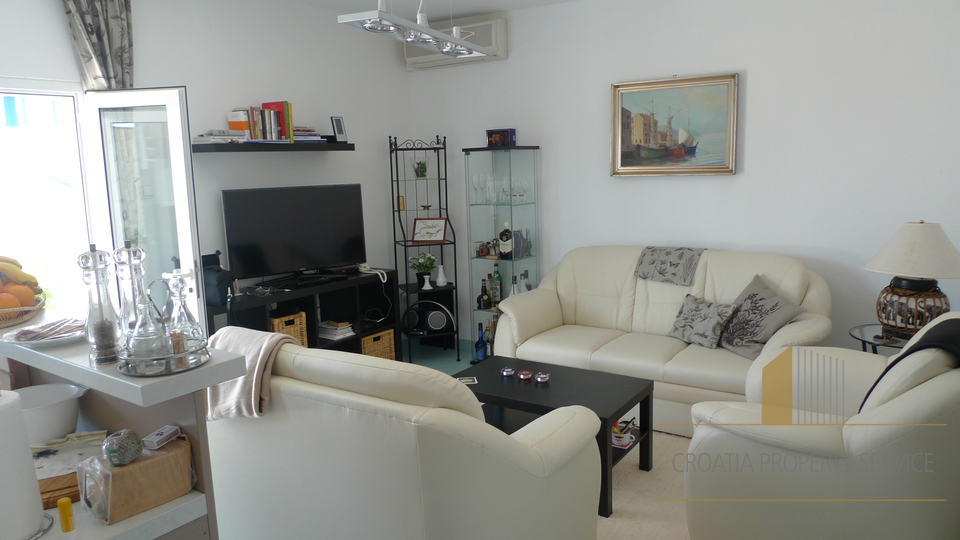 Insel Čiovo – Haus 30 m vom Meer mit Terrasse, Garten und Grill!