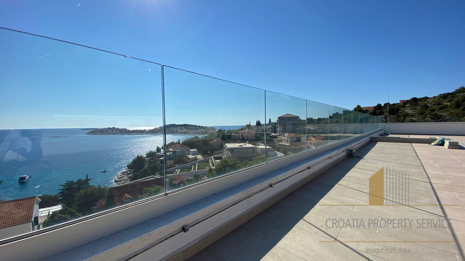 Luksuzni penthouse s krovnom terasom i pogledom na more – Sevid, okolica Trogira!