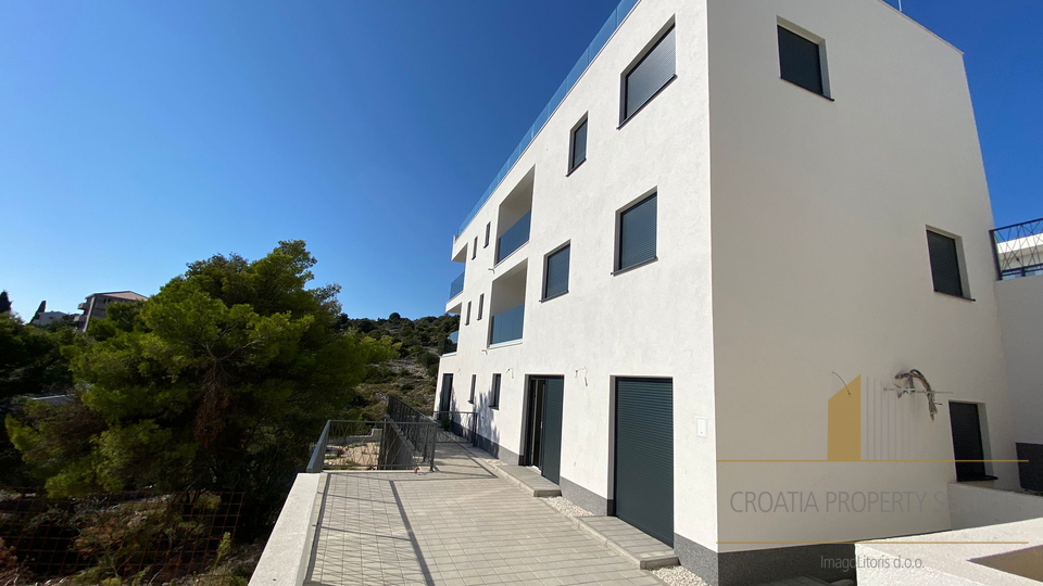Luksuzni penthouse s krovnom terasom i pogledom na more – Sevid, okolica Trogira!