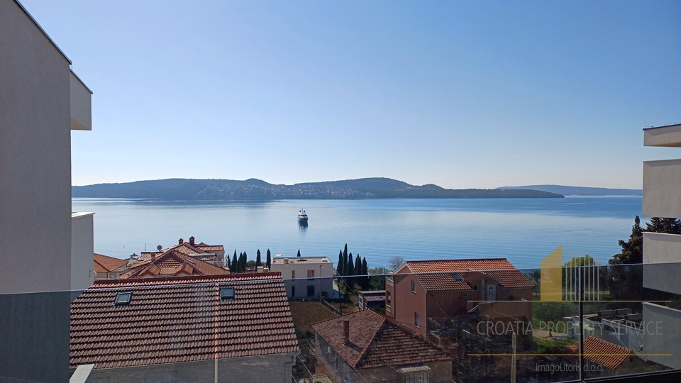 Lussuoso attico con vista mare in una moderna costruzione – Seget Donji!