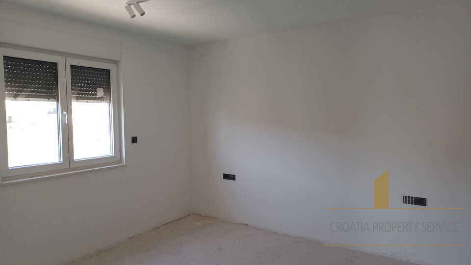 Lussuoso attico con vista mare in una moderna costruzione – Seget Donji!