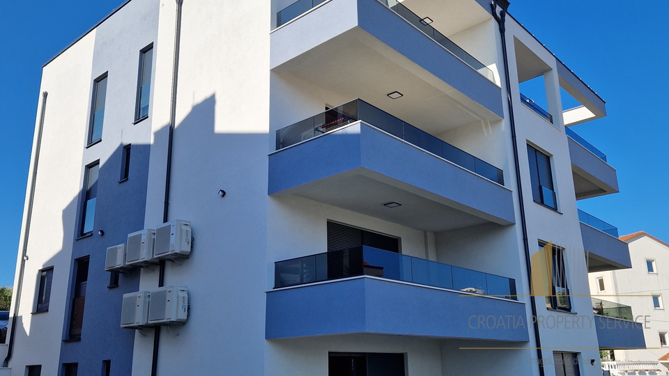 Moderen penthouse s panoramskim razgledom na morje – Okrug Gornji!