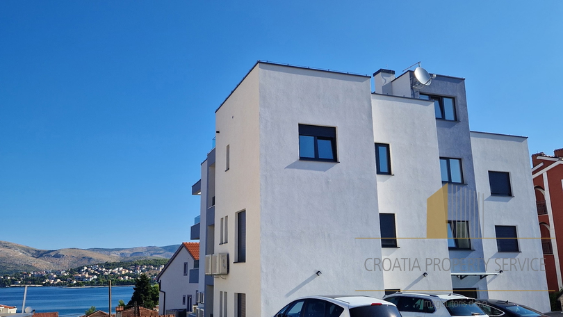 Luxurious penthouse with rooftop terrace and panoramic sea view – Okrug Gornji!