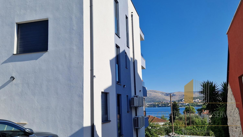 Luxurious penthouse with rooftop terrace and panoramic sea view – Okrug Gornji!