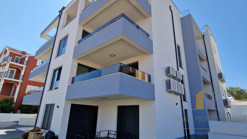 Moderen penthouse s panoramskim razgledom na morje – Okrug Gornji!