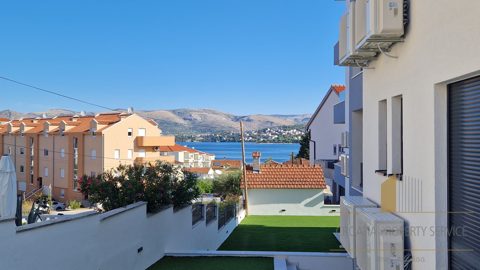 Moderen penthouse s panoramskim razgledom na morje – Okrug Gornji!