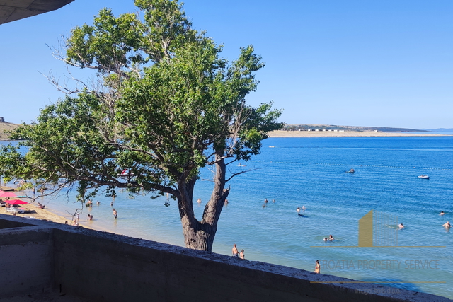 Luxuriöse Zweizimmerwohnung in einem Neubau, erste Reihe am Strand auf der Insel Pag!