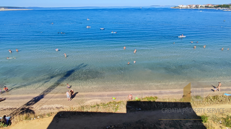 Attico di lusso con terrazza sul tetto in nuova costruzione, fronte mare, sull'isola di Pag!