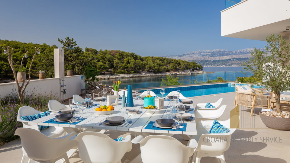 Luxury villa in a prestigious location first row to the sea on the island of Brac!