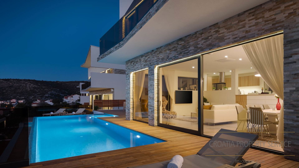 Modern luxury villa with sea views near Rogoznica!