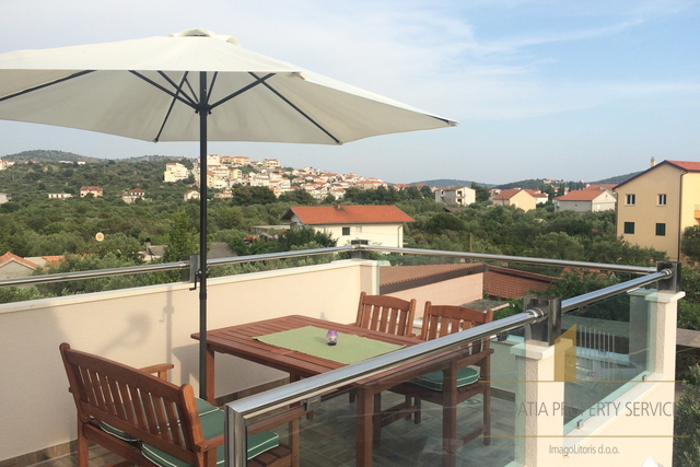 Modern apartment villa with pool in Rogoznica!