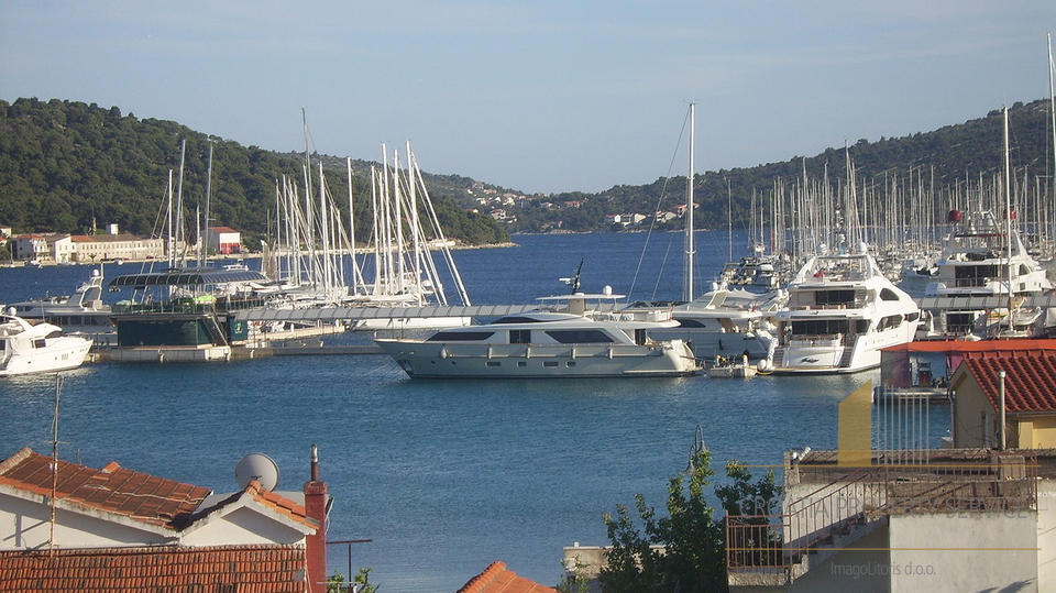 Apartment-Villa mit offenem Meerblick und Marina Frapa in Rogoznica!