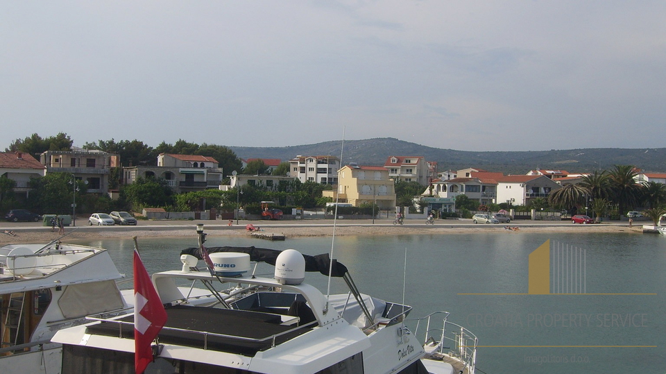 Apartment-Villa mit offenem Meerblick und Marina Frapa in Rogoznica!