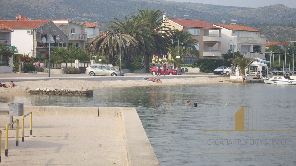 Apartment-Villa mit offenem Meerblick und Marina Frapa in Rogoznica!