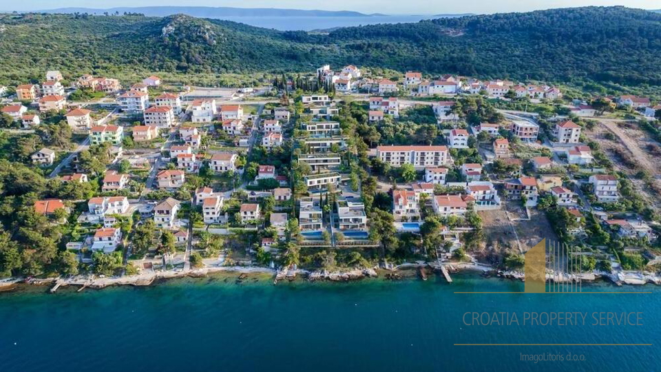 Neue Luxusvilla in Toplage, erste Reihe am Meer – die Insel Čiovo!