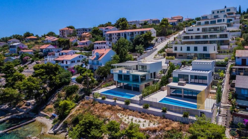 Neue Luxusvilla in Toplage, erste Reihe am Meer – die Insel Čiovo!