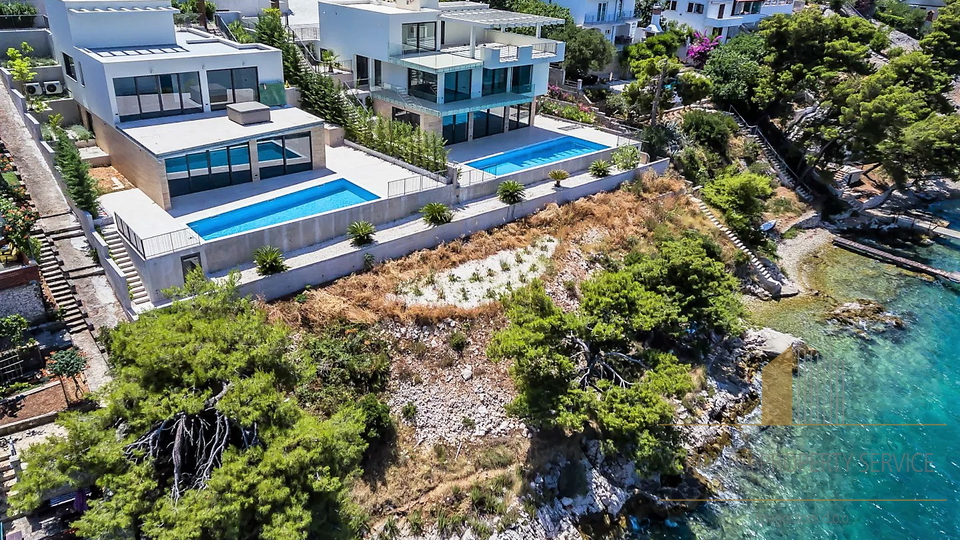 Neue Luxusvilla in Toplage, erste Reihe am Meer – die Insel Čiovo!