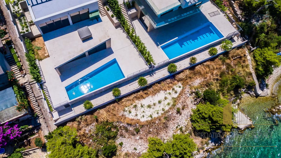 Nuova villa di lusso in una posizione privilegiata, prima fila sul mare - l'isola di Čiovo!