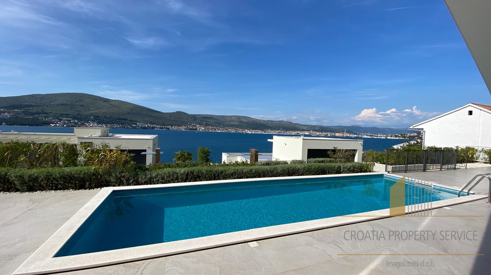 Neue Luxusvilla in zweiter Reihe am Meer auf der Insel Čiovo!