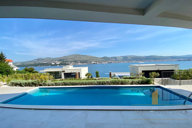 Nova luksuzna vila drugi red uz more na otoku Čiovu!