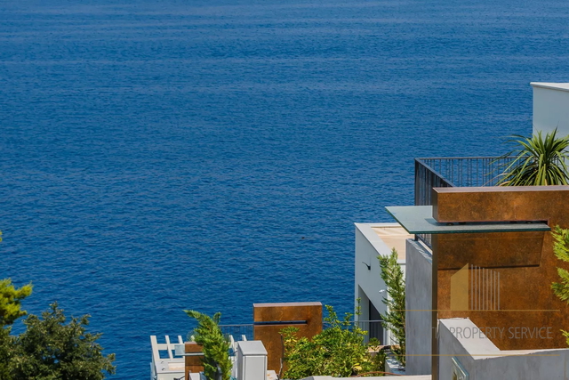 Nuova villa di lusso seconda fila sul mare sull'isola di Čiovo!