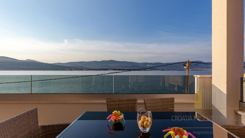 Luxury apartment villa first line to the sea on the island of Čiovo!