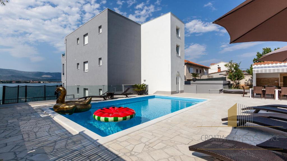 Luxury apartment villa first line to the sea on the island of Čiovo!