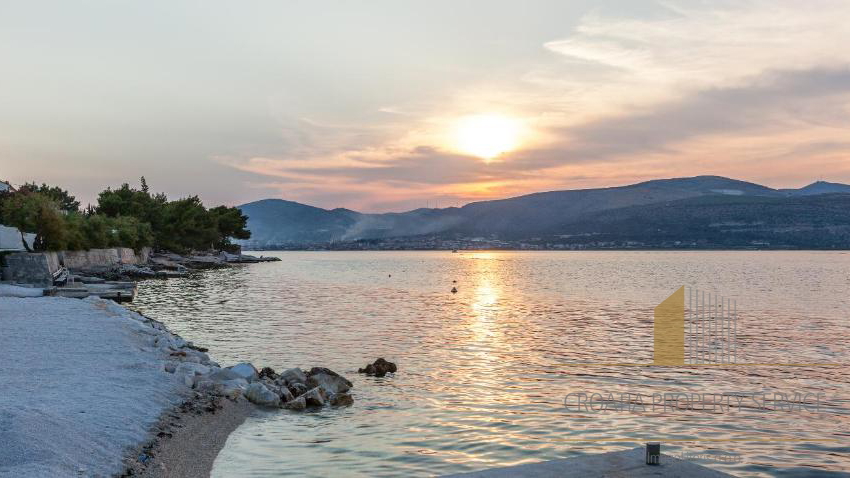 Luxury apartment villa first line to the sea on the island of Čiovo!