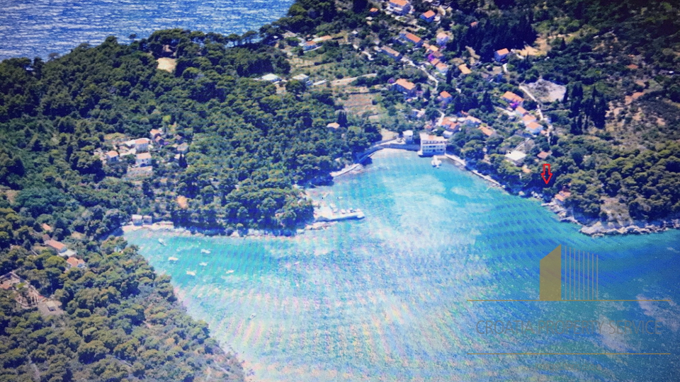 CONSTRUCTION LAND SURFACE 1 213 SQM IN EXCELLENT LOCATION, FIRST ROW TO THE CHRISTAL SEA, ISLAND OF KOLOČEP!