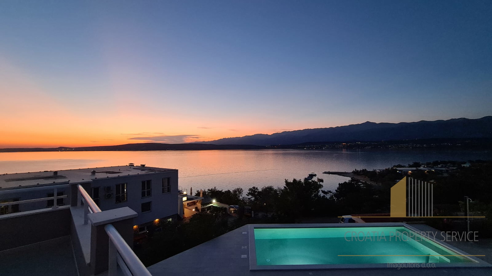 Apartment villa with a beautiful view, 50m from the sea near Zadar!