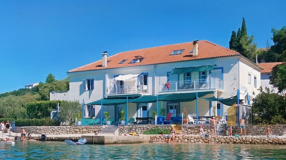 Apartment in Top-Lage erste Reihe zum Meer bei Zadar!