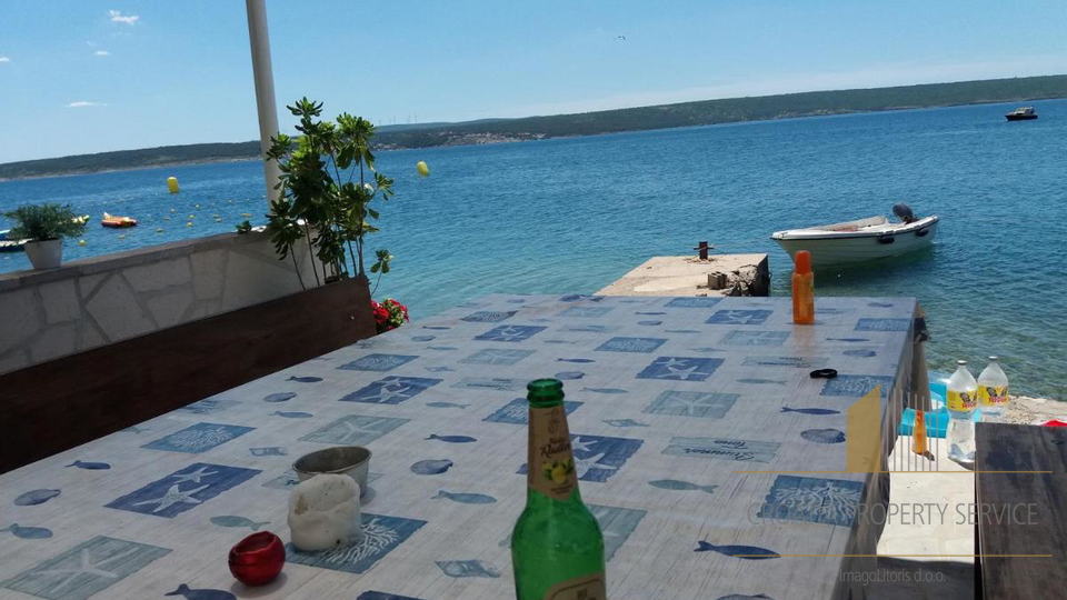 Apartment in Top-Lage erste Reihe zum Meer bei Zadar!