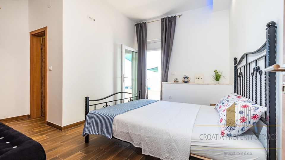 Apartment in Top-Lage erste Reihe zum Meer bei Zadar!