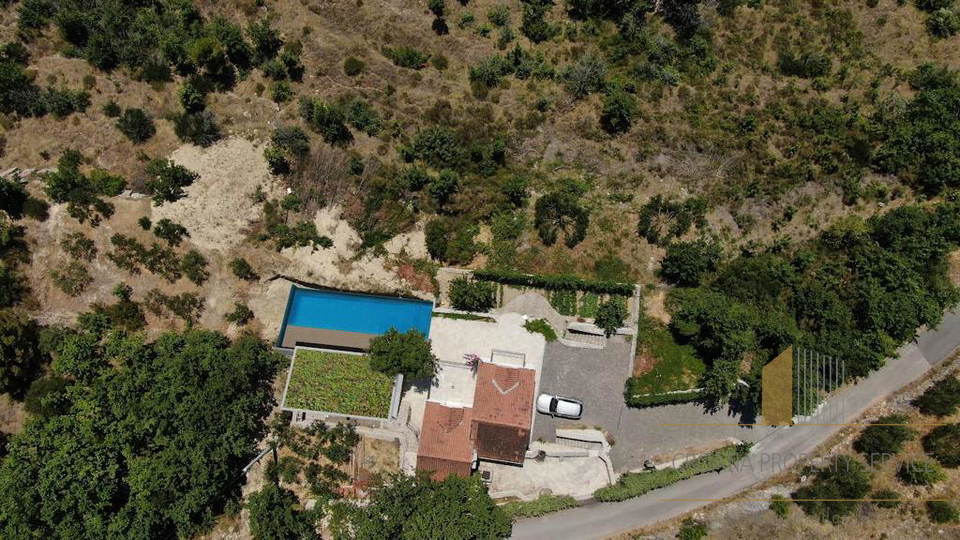 Haus in einzigartiger Lage mit wunderschönem Blick auf das Meer und die Inseln rund um Split!