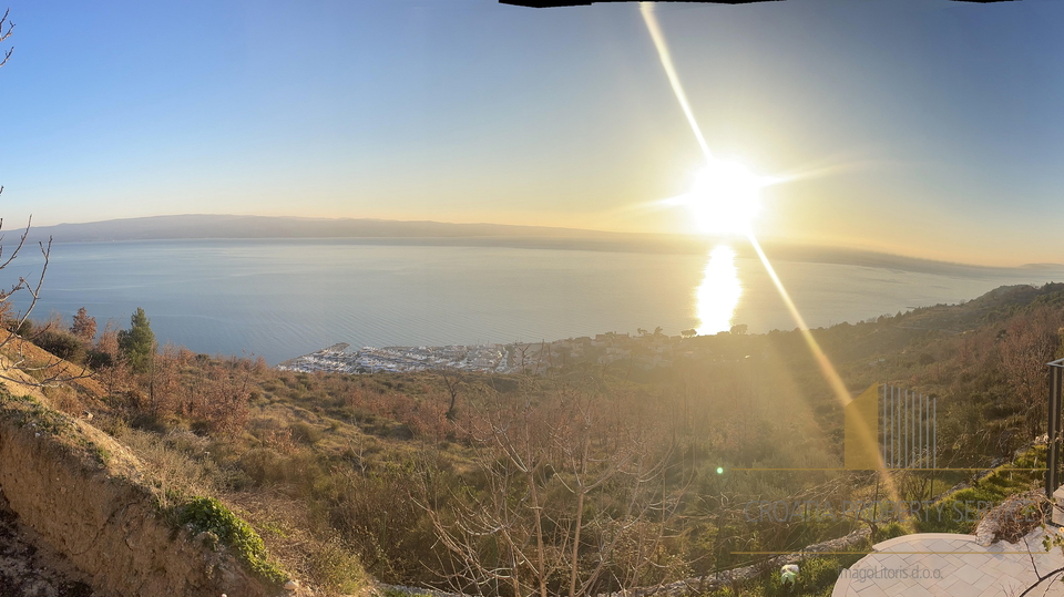 Haus in einzigartiger Lage mit wunderschönem Blick auf das Meer und die Inseln rund um Split!