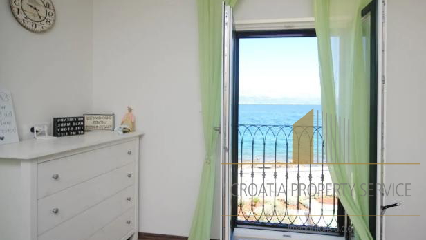 Villa erste Reihe zum Meer mit eigenem Zugang zum Strand auf der Insel Brac!