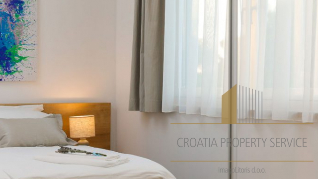 Luksuzna villa na top lokaciji 140 m od plaže u Supetru na otoku Braču!