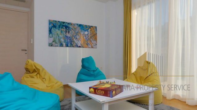 Luksuzna villa na top lokaciji 140 m od plaže u Supetru na otoku Braču!