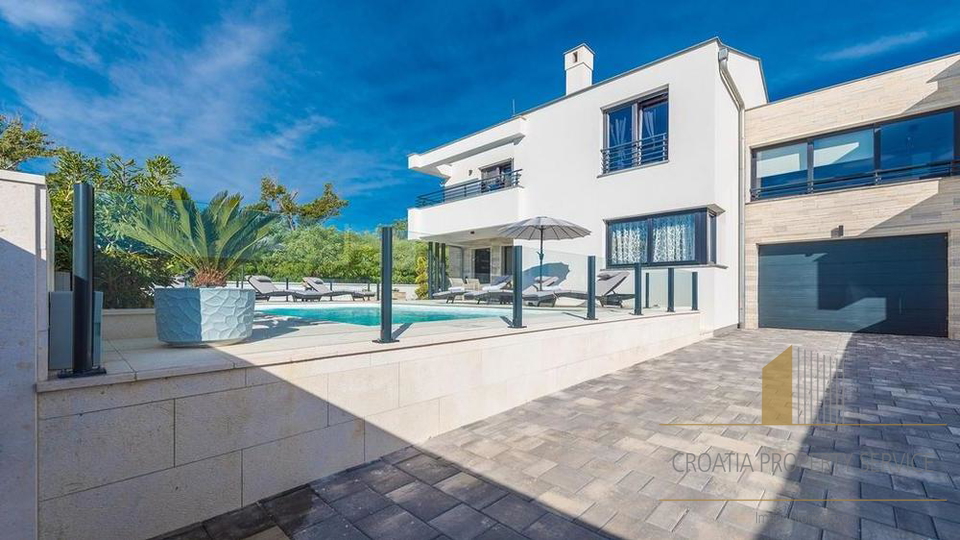 Fantastic modern villa with SPA oasis, jacuzzi and pool near Zadar!