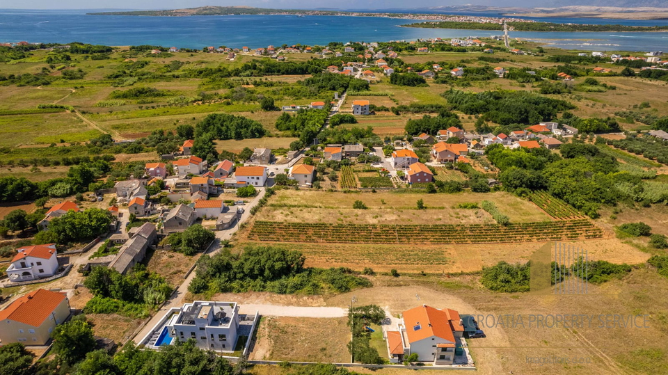 Modern villa with pool under construction 300 m from the sea in Privlaka!