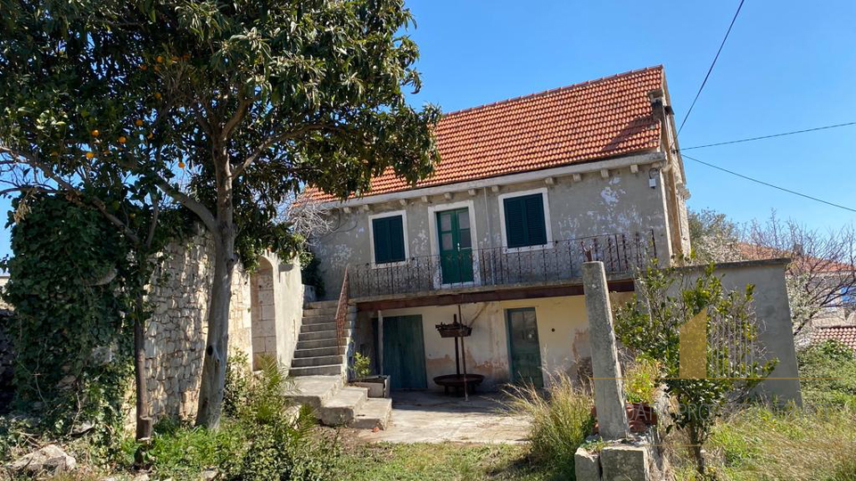 2 hiši za prenovo s čudovitim panoramskim razgledom na morje - otok Brač!