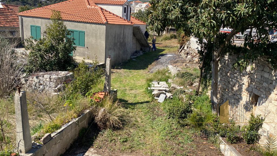 2 hiši za prenovo s čudovitim panoramskim razgledom na morje - otok Brač!